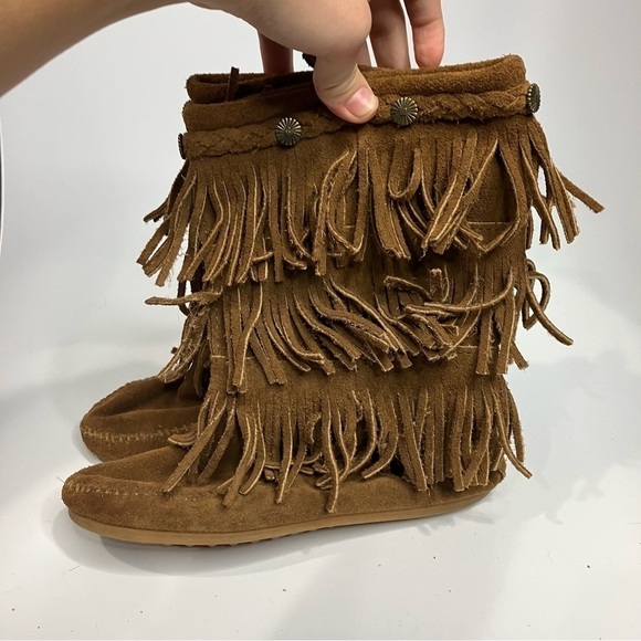 Minnetonka 3 layer fringe boots brown suede size 4 youth - Picture 3 of 8